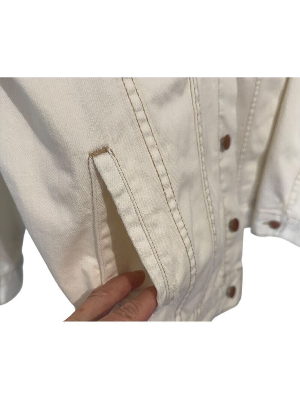 Free People Worn White Denim Trucker Boyfriend Fit Distressed Jacket M/L - Picture 7 of 12